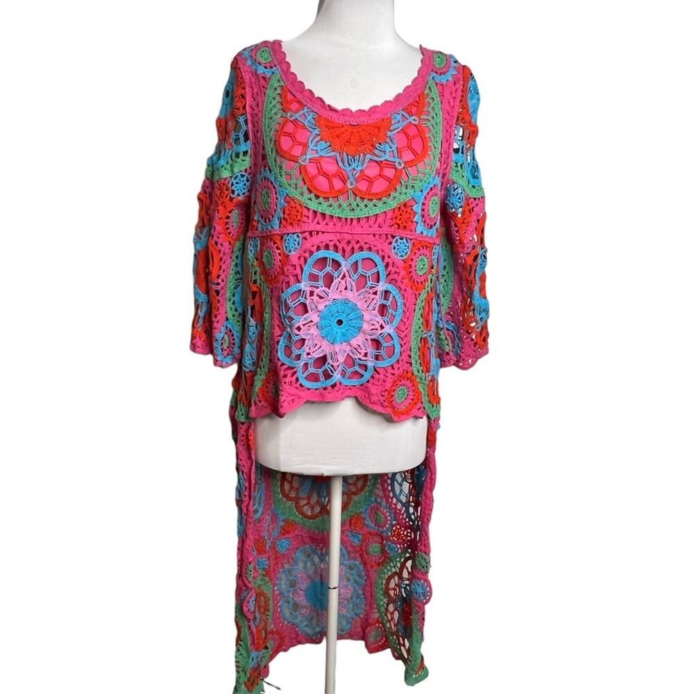 NWT Belle Frances Crochet floral high low top
